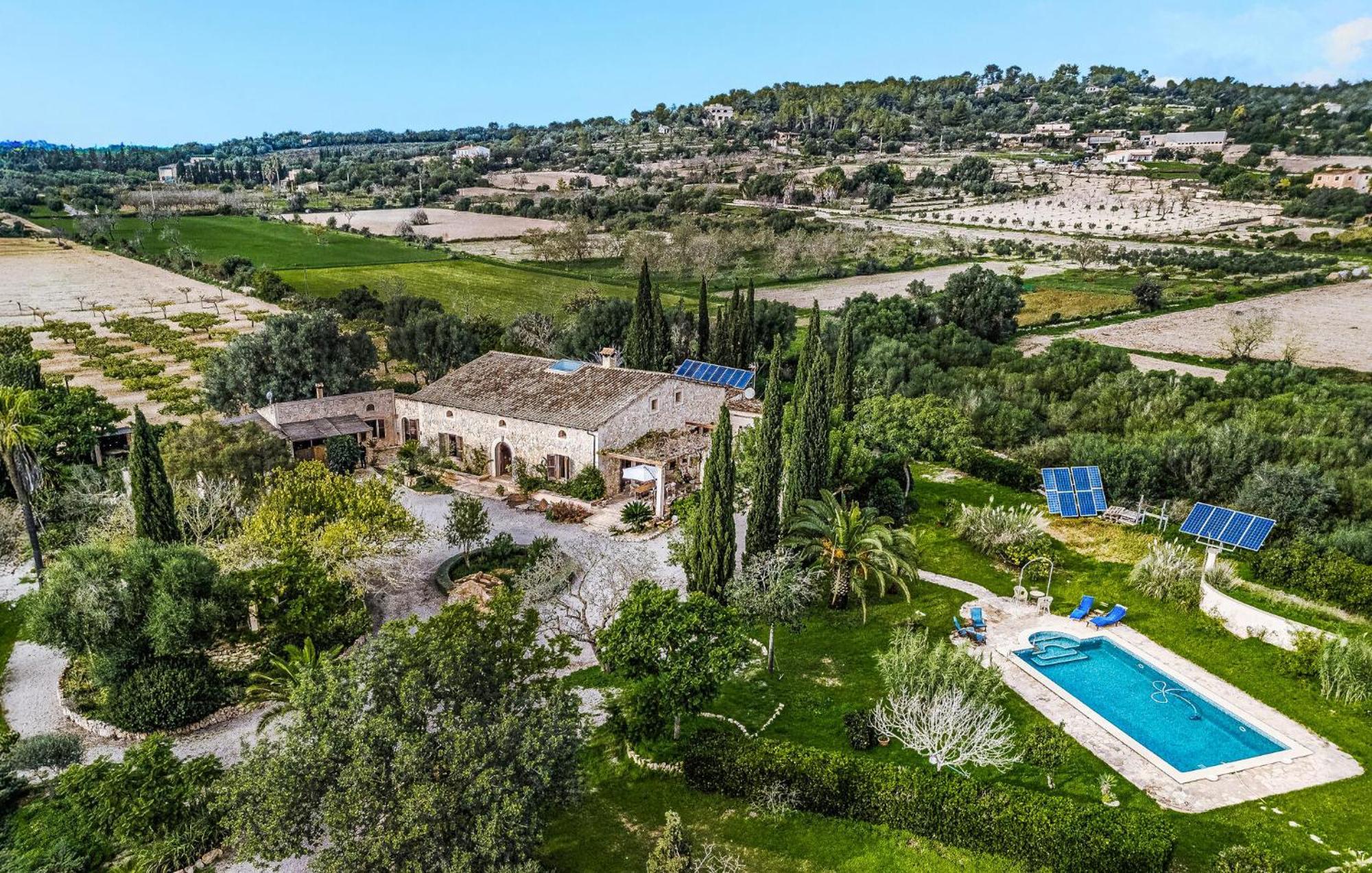 Feriehus 4 Bedroom Stunning In Porreres
